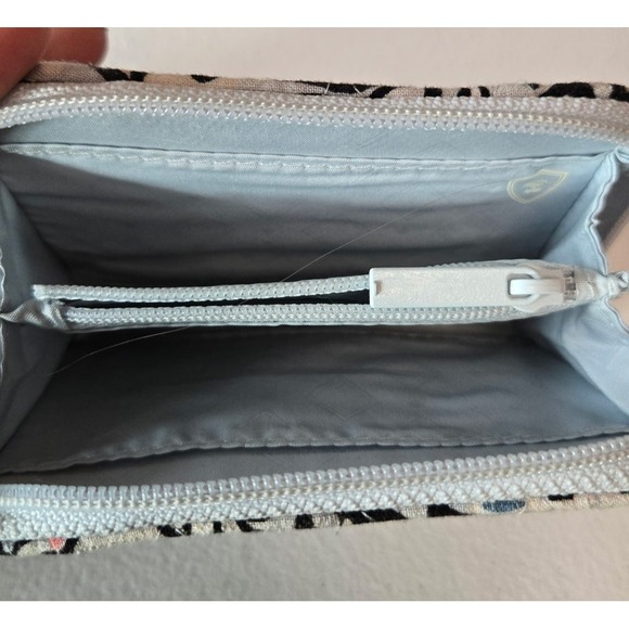 Vera Bradley Quilted Card Holder Keychain ID Window Zipper Coin Pouch Wristlet - Picture 3 of 5